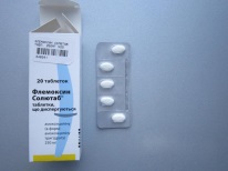 Antibiotic Flemoksin Solutab pentru un copil cu tuse și rinită