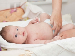 What to do with diarrhea in infants?