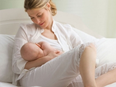 Breastfeeding with lactase deficiency (lactose intolerance)