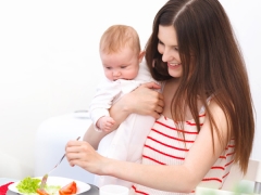 ¿Qué necesitas comer para tener mucha leche materna?