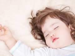 How to put a child to sleep without tears and motion sickness?