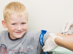 Análisis bioquímico de sangre en niños.