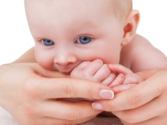 Can there be vomiting when teething in children?