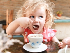 Quanti anni puoi bere un caffè per i bambini?