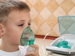 Solución salina física para inhalaciones infantiles.