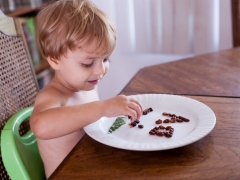 ¿Es posible dar pasas a los niños y cómo hacer una compota de ella?