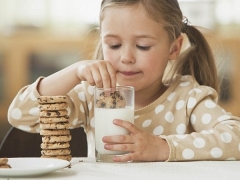 The benefits of oatmeal cookies for children and the best recipes