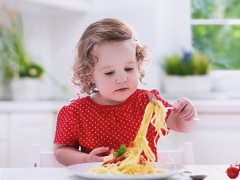 In welchem ​​Alter können Sie das Kind Pasta geben?