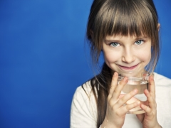 ¿Qué pasa si el niño no bebe agua?