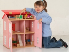 Do-it-yourself doll houses made of plywood, boxes and other materials