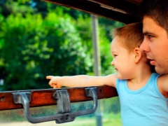 ¿Cómo llevar a un niño en el tren?