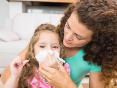 ¿Debo usar el jugo de Kalanchoe en el tratamiento de la rinitis en niños?