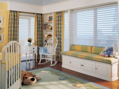 Cortinas para la habitación infantil del niño.