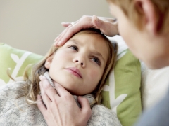 Che aspetto ha la gola di un bambino sano e come è malata?