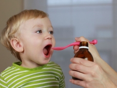 Symptoms and treatment of obstructive bronchitis in children