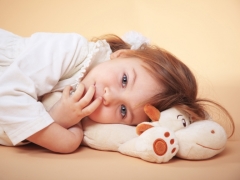 Symptoms and treatment of poliomyelitis in children