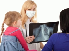 Síntomas y tratamiento de la tuberculosis en niños.