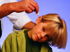 What to do if a child has an ear plug in his ear?