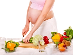 Nutrition of a pregnant woman in the second trimester