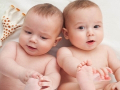 Is it possible to deliberately conceive twins naturally?