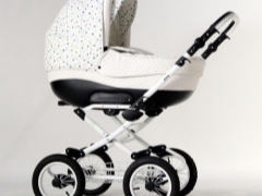 Classic strollers: traditional shapes and designs