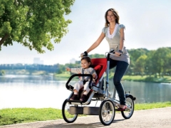 Bike with a stroller for mom and baby: features and tips for choosing