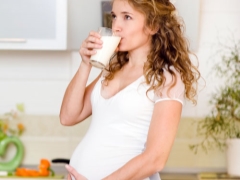 Why is a protein diet prescribed for pregnant women and how to follow it?