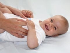 How to massage a baby for 6-8 months?