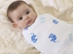 How to swaddle a newborn in the heat?