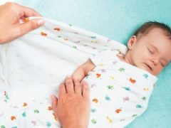 Libre y apretado swaddling: ¿Cuál es la diferencia y qué es mejor?