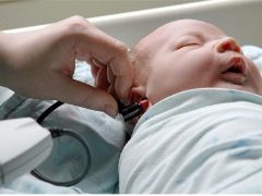 Ultrasuoni in 1 mese: la prima proiezione di un neonato