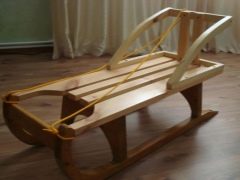 Wooden sleds: types and tips for making