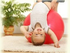 Gimnasia para niños de 1 a 2 años: ejercicios efectivos.