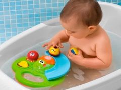 Choosing bathing toys