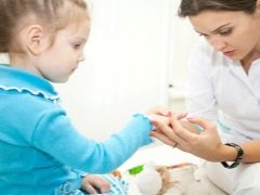 ¿Cómo se ve la urticaria en los niños?