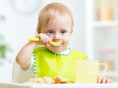 Olio vegetale nella dieta dei bambini: a che età dare e cosa considerare?