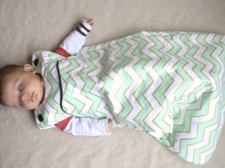 Sleeping bag buttoned for newborns with their own hands