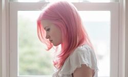 Non-standard children: in Perm, the girl was suspended from classes for pink hair color