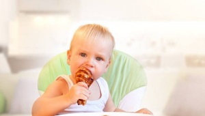 Is it possible for children to eat fried and from what age to give such dishes?