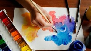 How to choose watercolor paints for a child?