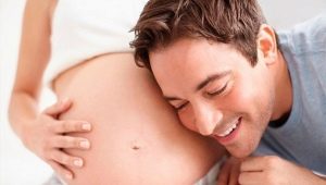 How long does a pregnant woman usually begin to feel fetal movement?