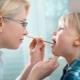 Treatment of herpes stomatitis in a child