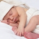 How to give glucose to a newborn with jaundice?