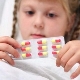 When to give antibiotics to a child at a temperature?