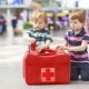 Il kit di pronto soccorso per il bambino in un viaggio al mare