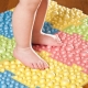 Tapis orthopédique pour enfants à partir de pieds plats