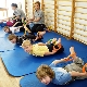 What groups of exercise therapy for children and how is the lesson?