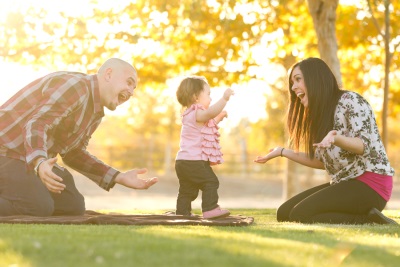 ¿A qué edad empieza a caminar un bebé?