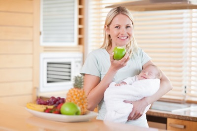 Estreñimiento en un niño durante la lactancia debido a la nutrición de la madre.