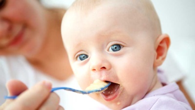 Puré de papas como alimento para bebés